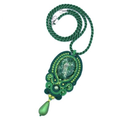 „Jasper” wisior sutasz z jaspisem zielony wiosenny naszyjnik z łezką