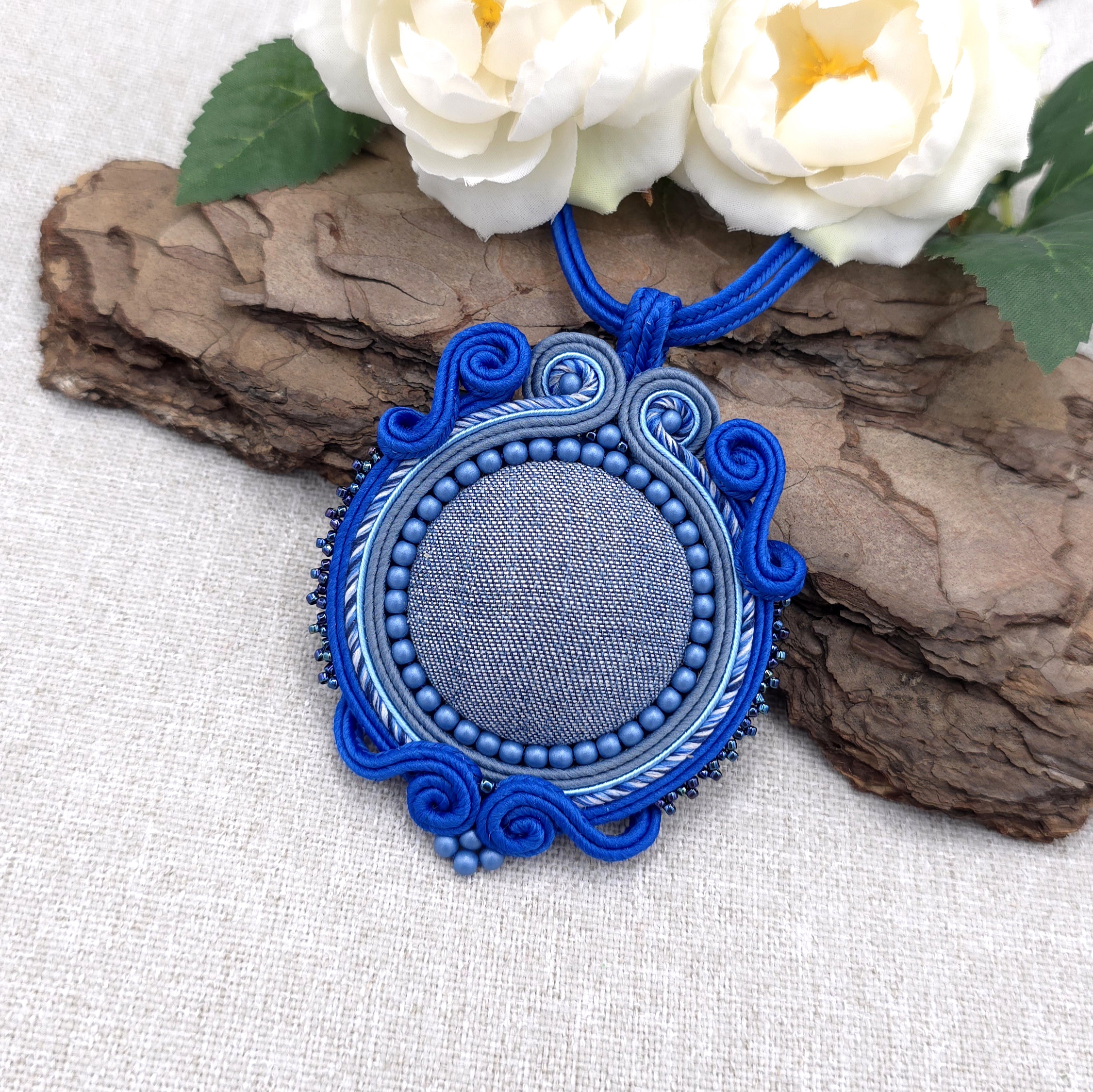 „Bluvera" wisior sutasz dżinsowy naszyjnik niebieski romantyczny - obrazek 2