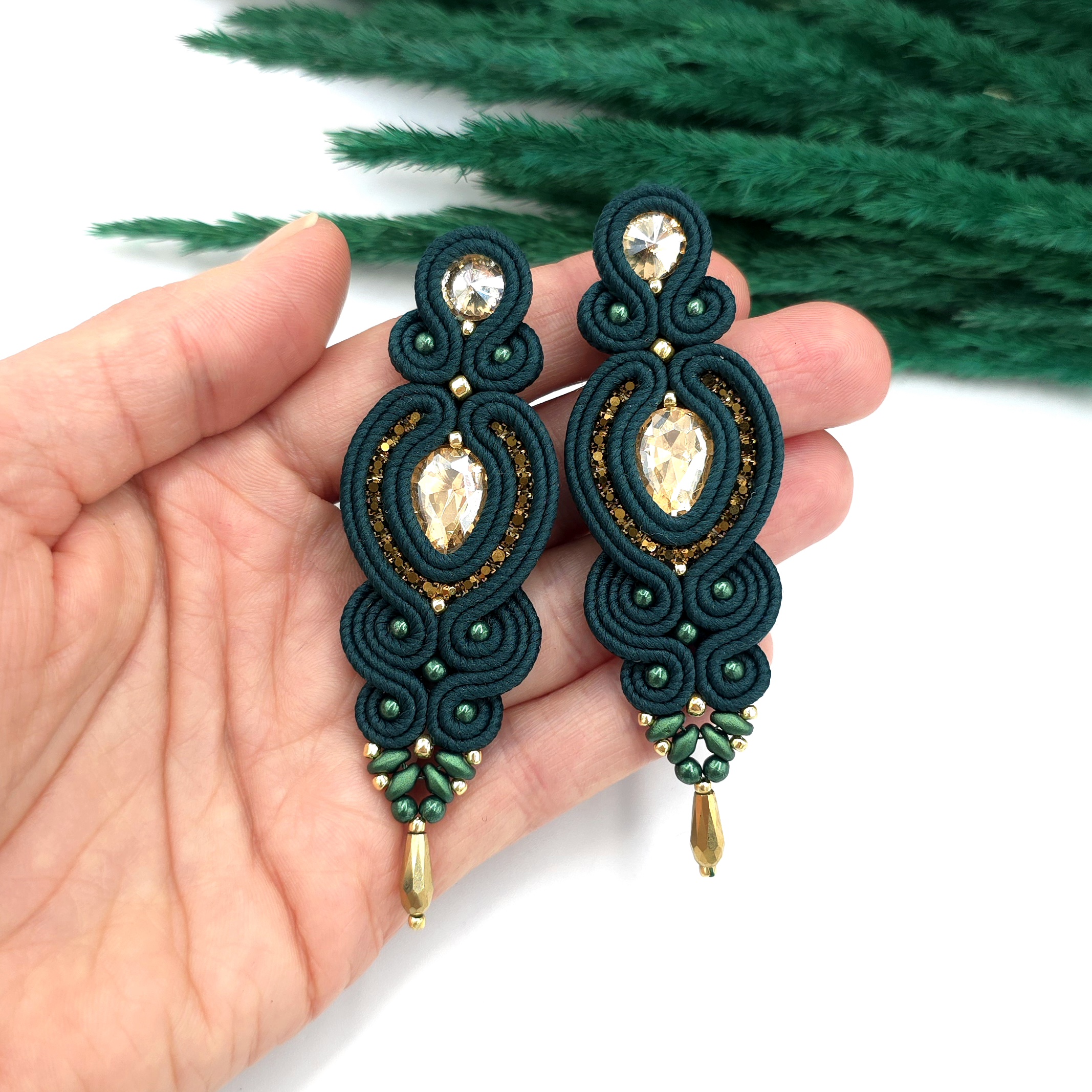 Kolczyki sutasz zielone ze złotem "Ismara" wieczorowe długie z kryształkami - obrazek 3