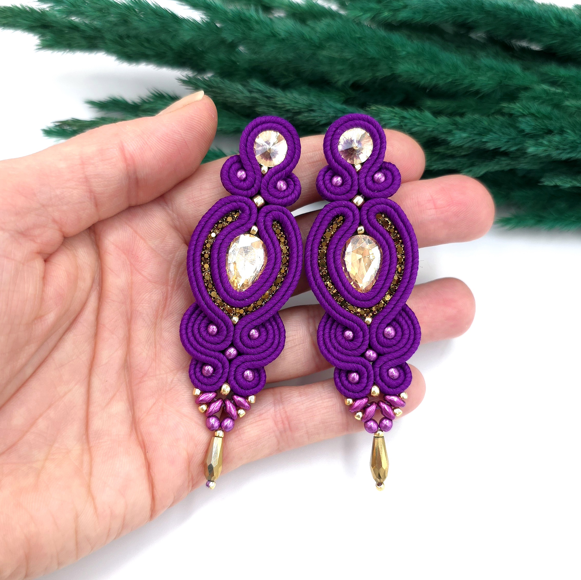 Kolczyki sutasz fioletowe ze złotem "Ismara" wieczorowe z kryształkami - obrazek 3