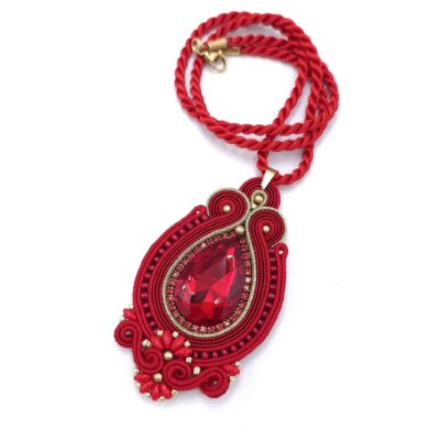 Wisiorek sutasz czerwony "Gaja" z dużym kryształem elegancki klasyczny