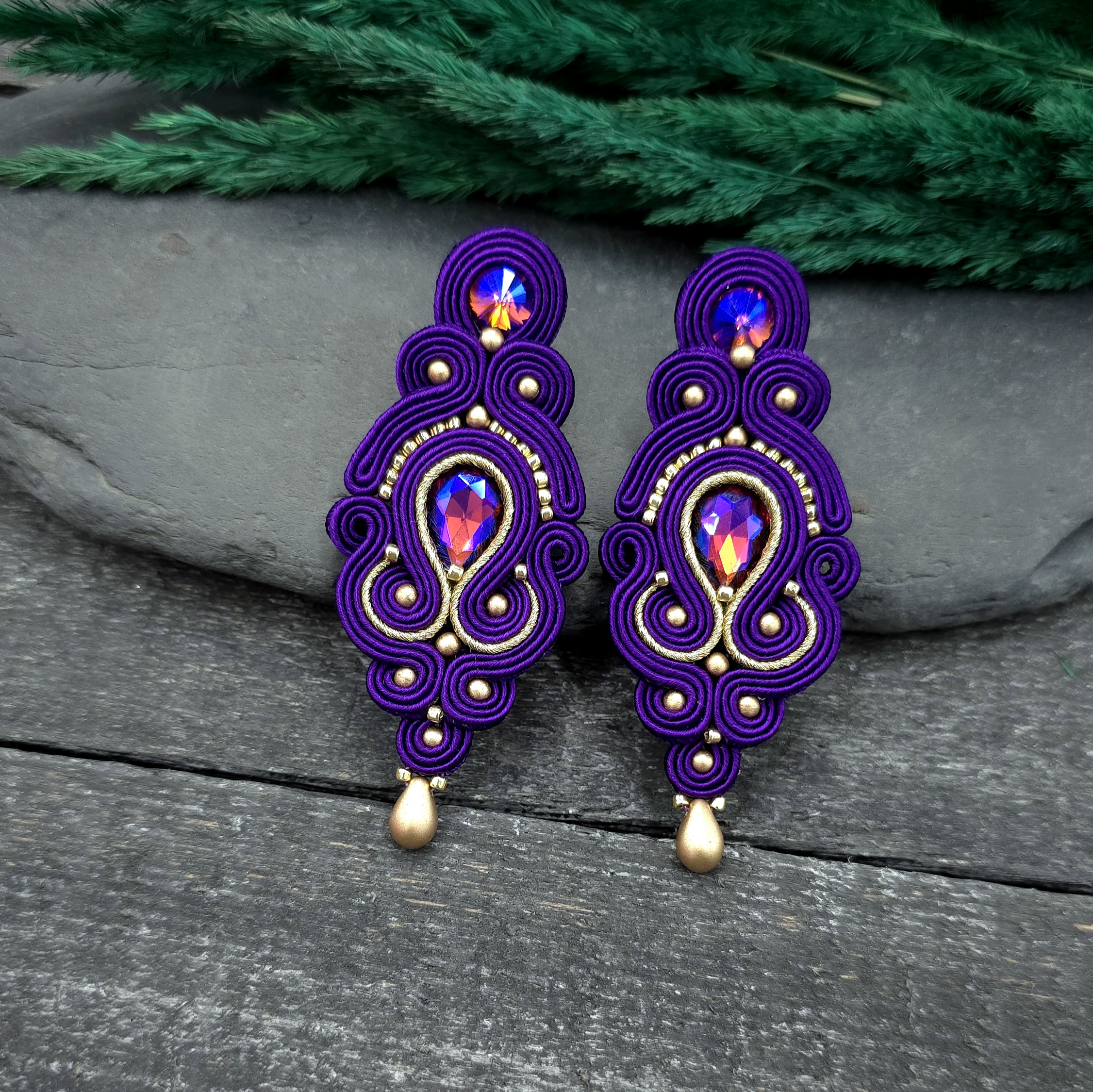 Kolczyki sutasz fioletowe ze złotem "Olia" wieczorowe długie z kryształkami - obrazek 2