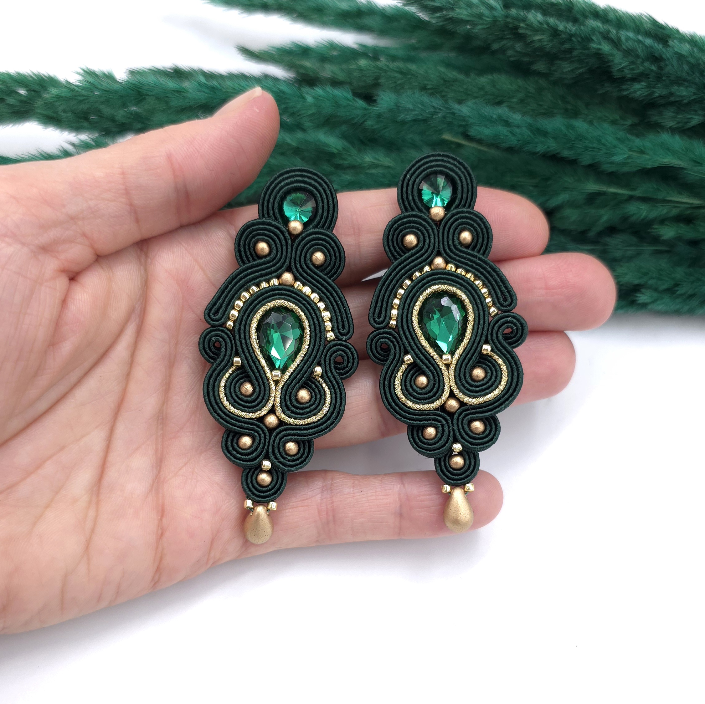 Kolczyki sutasz zielone ze złotem "Olia" wieczorowe długie z kryształkami - obrazek 3