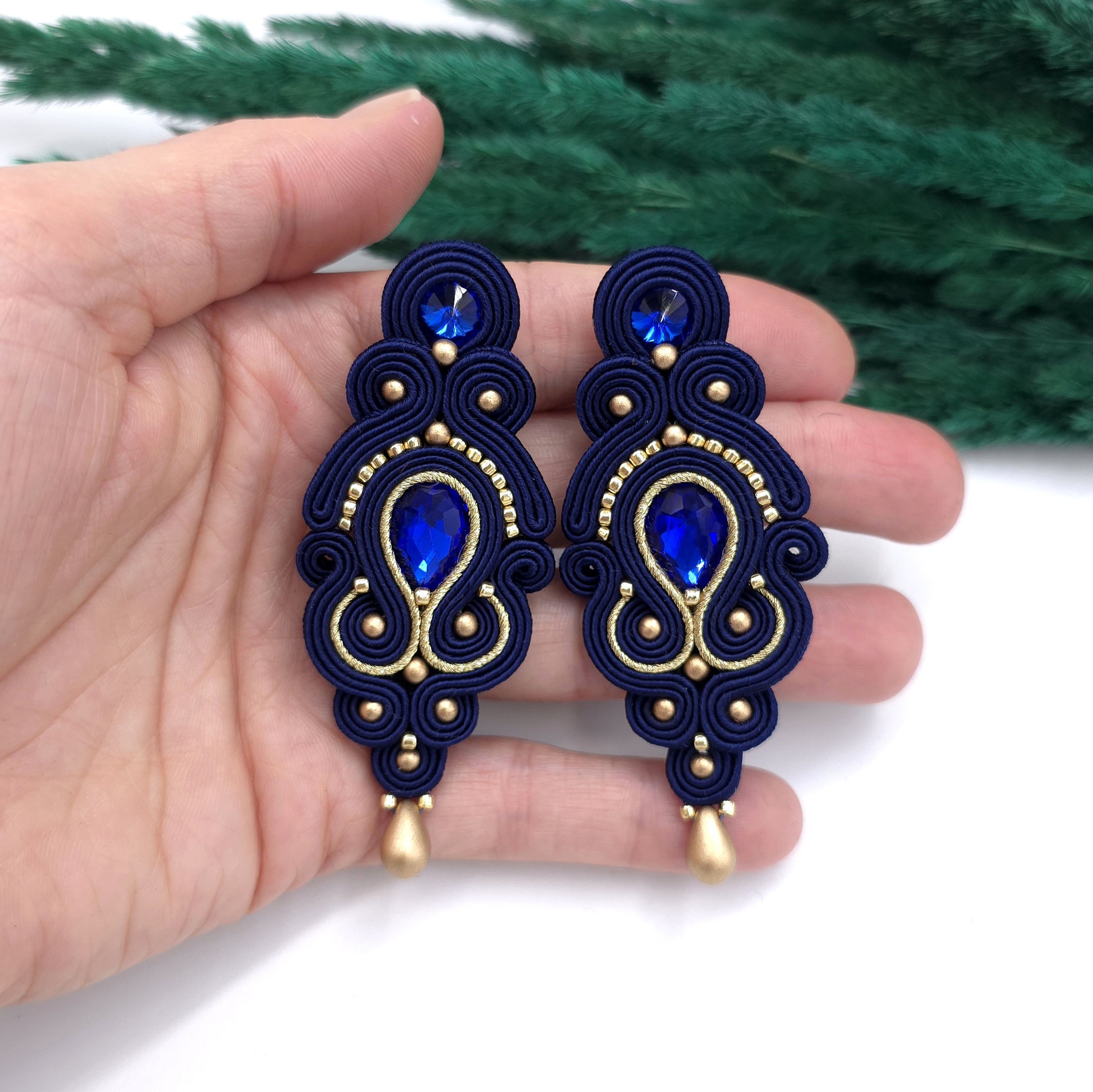 Kolczyki sutasz granatowe ze złotem "Olia" wieczorowe długie z kryształkami - obrazek 3