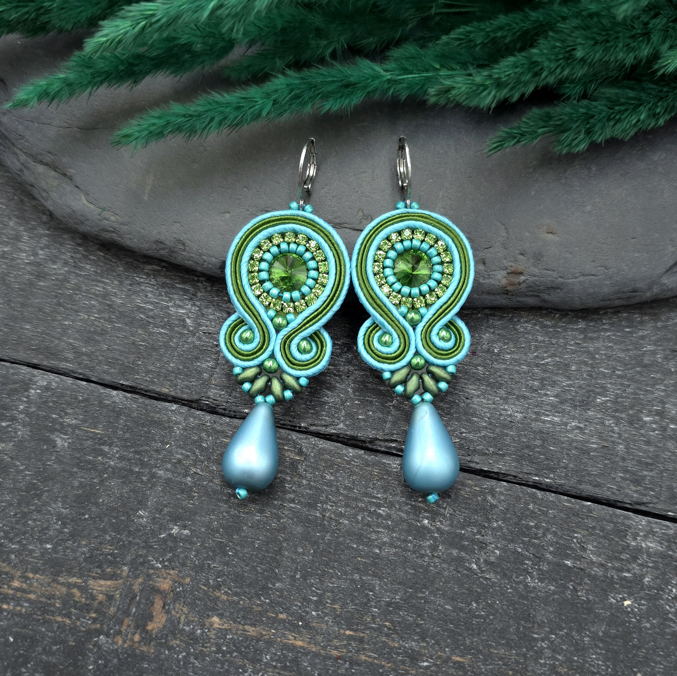 Kolczyki sutasz turkusowo zielone kolorowe "Cleo" z dużą łezką - obrazek 2