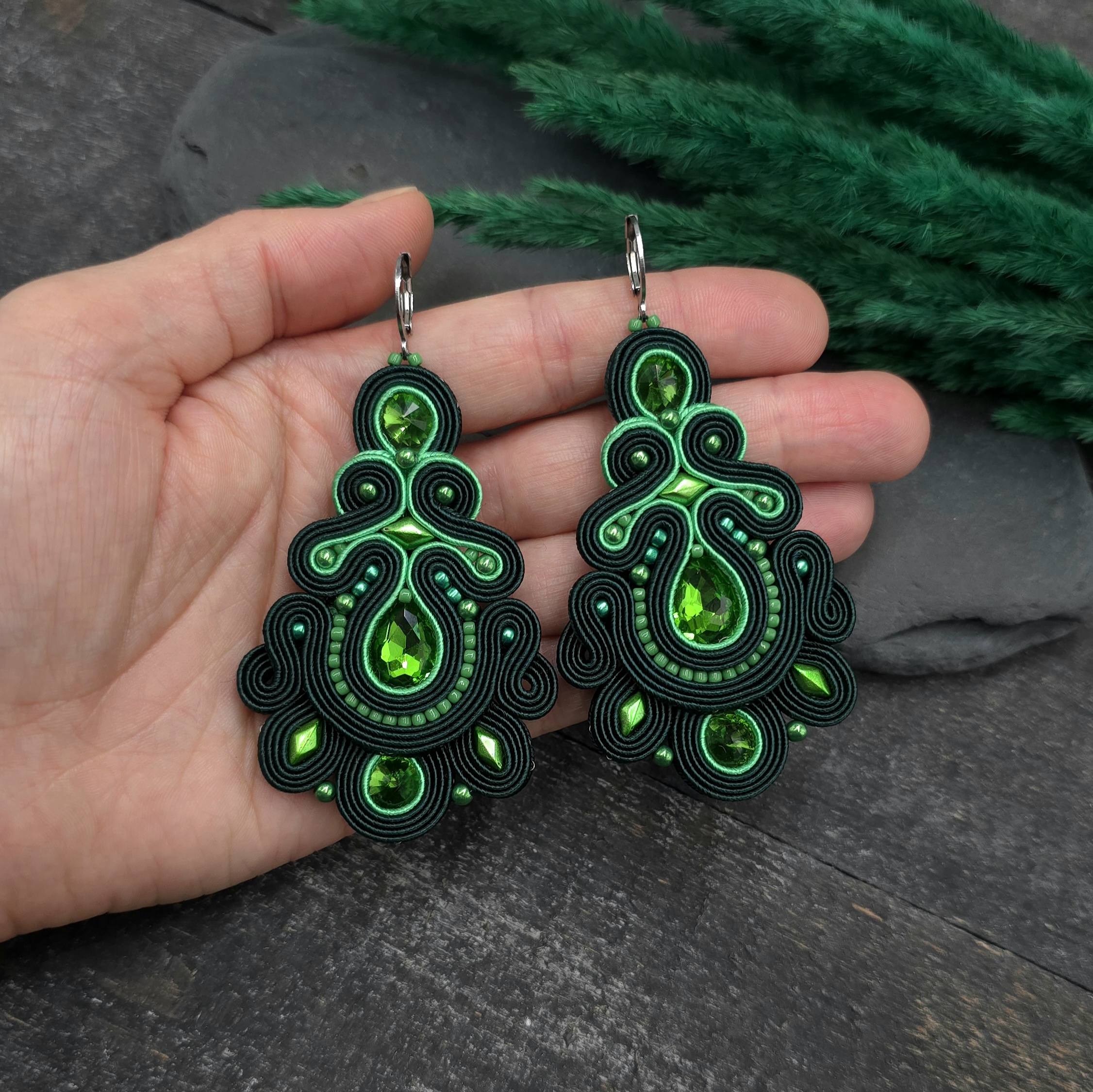 Kolczyki sutasz zielone "Victoria" - obrazek 3